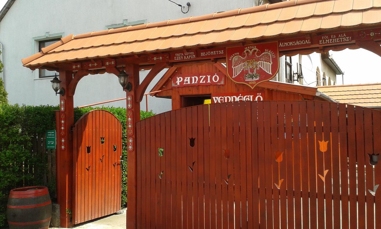 Kisdiofa Panzio Es Vendeglo Готель типу 